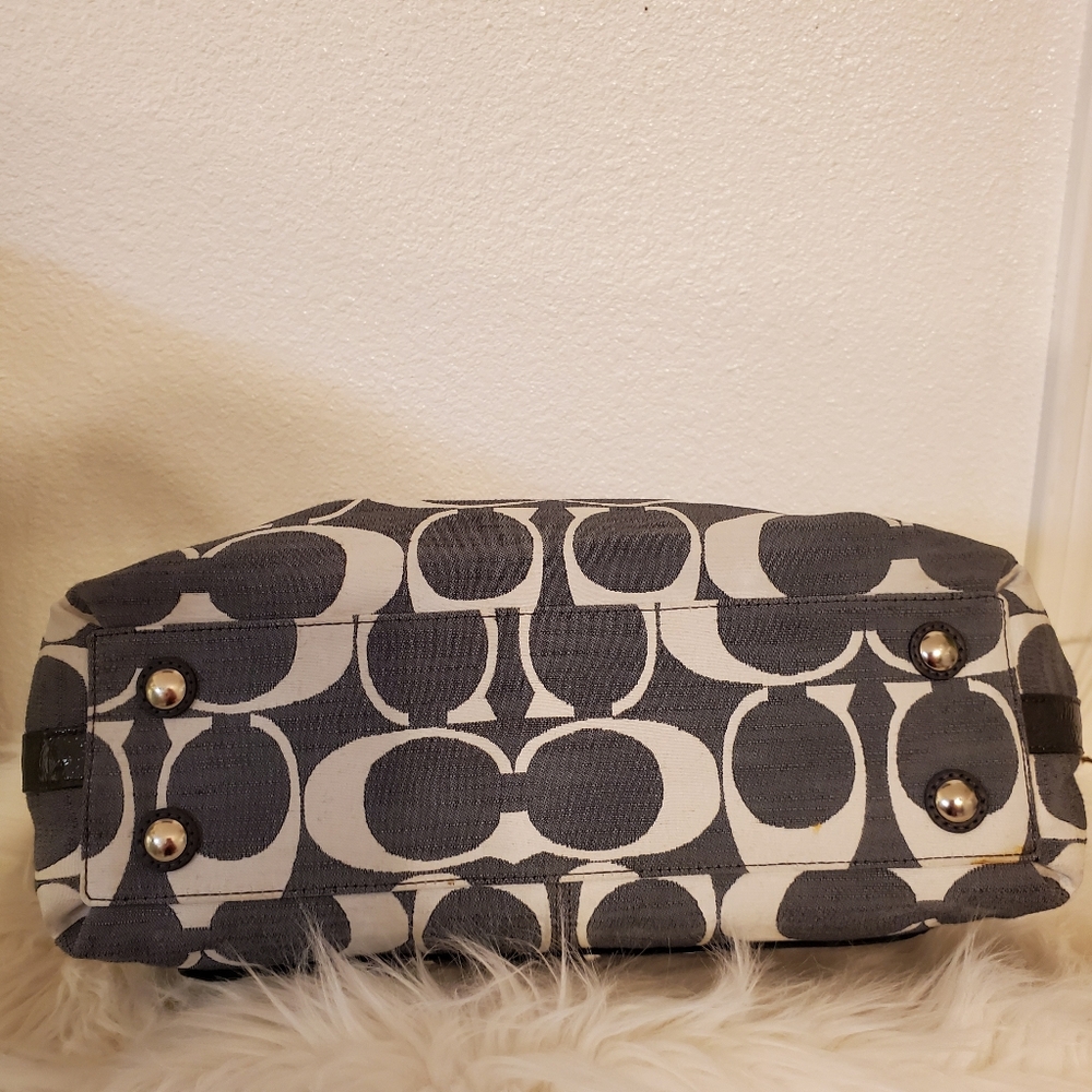 Coach Penelope Purse - Picture 4 of 7
